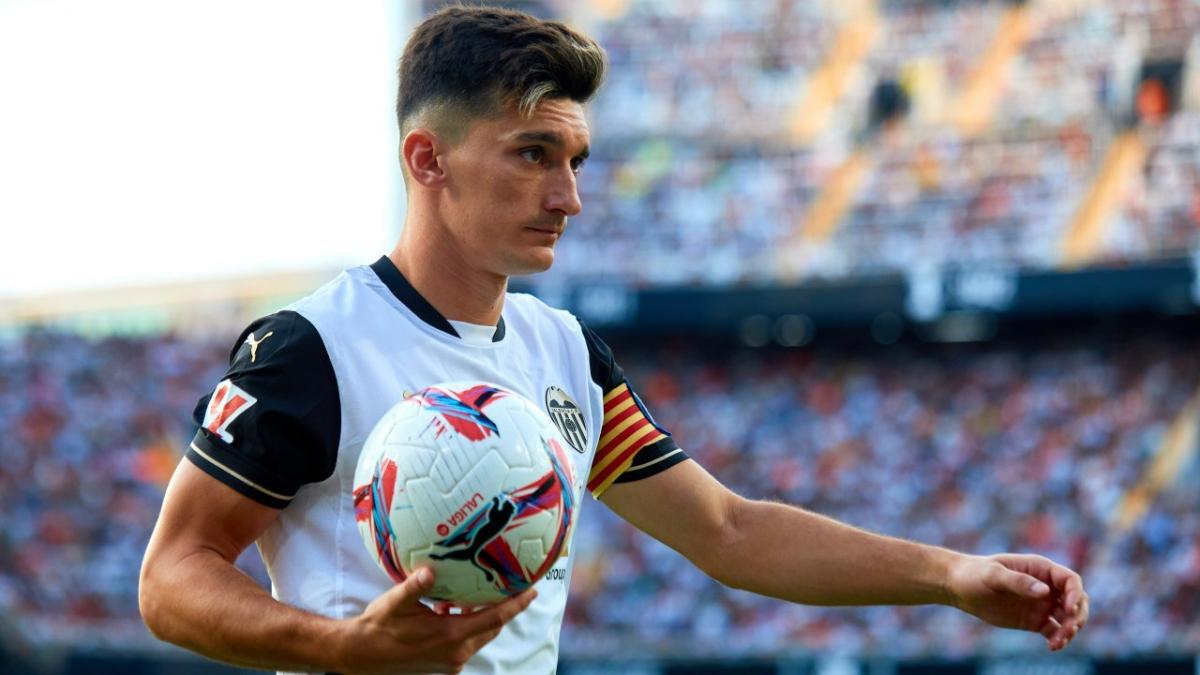 Valencia midfielder Pepelu